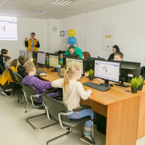 Новый класс в развлекательном центре города Томска! Скоро открытие! - КИБЕРшкола программирования для детей, компьютерные курсы для школьников, начинающих и подростков - KIBERone г. Москва